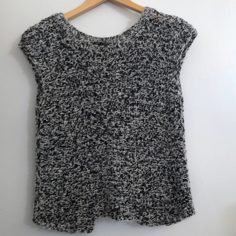 Eileen Fisher Reverse V back knit shirt sleeved sweater.  Size PP